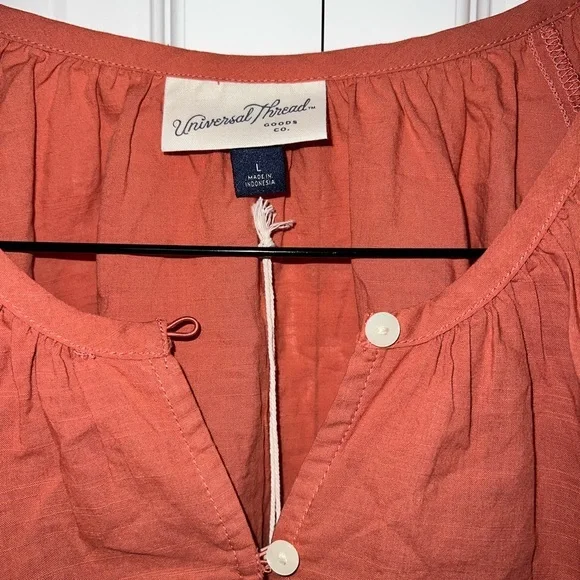 Universal thread  Women’s L. Blouse.  Color: rust  NWT. - Picture 2 of 5